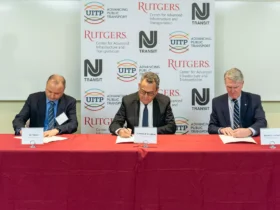 A ceremony hosted by NJ TRANSIT, brought UITP Secretary General, Mohamed Mezghani* and UITP Board Member and NJ TRANSIT President & CEO Kevin S. Corbett alongside Rutgers Director Dr. Ali Maher to sign the agreement and formalise the partnership at Rutgers CAIT.