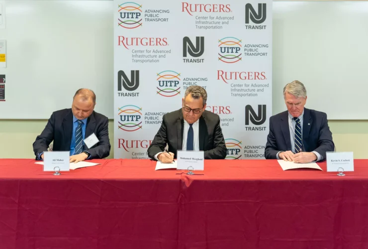 A ceremony hosted by NJ TRANSIT, brought UITP Secretary General, Mohamed Mezghani* and UITP Board Member and NJ TRANSIT President & CEO Kevin S. Corbett alongside Rutgers Director Dr. Ali Maher to sign the agreement and formalise the partnership at Rutgers CAIT.