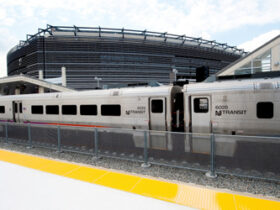 NJ Transit train to metlife Stadium