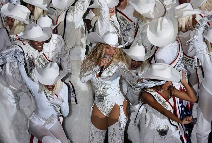 beyonce cowboy carter tour stage